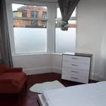 Rent 5 bedroom flat in Wales