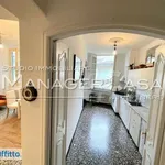 Rent 6 bedroom apartment of 82 m² in Genoa