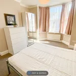 Rent 1 bedroom apartment in Reigate and Banstead