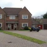 Rent 5 bedroom apartment in South East England