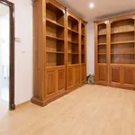 Rent a room of 234 m² in Madrid