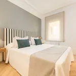 Rent 1 bedroom apartment of 100 m² in Madrid