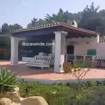 Rent 6 bedroom house of 220 m² in Santa Eularia des Riu