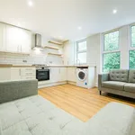 Rent 4 bedroom flat in Leeds