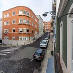 Rent 2 bedroom apartment of 60 m² in lisbon