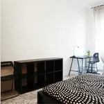 Rent 4 bedroom apartment in Milan