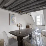 Appartement de 117 m² avec 2 chambre(s) en location à Paris