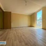 Affitto 3 camera appartamento di 99 m² in Rome