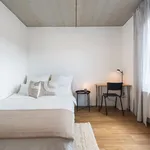 Miete 4 Schlafzimmer wohnung von 10 m² in Frankfurt