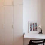 Rent a room of 150 m² in lisbon