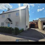 Rent 4 bedroom house in East Midlands