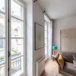 Rent 1 bedroom apartment of 300 m² in Paris