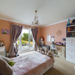 Rent 4 bedroom flat in Leeds