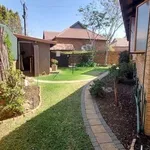 Rent 4 bedroom house of 300 m² in Pretoria