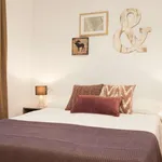 Rent 3 bedroom apartment of 55 m² in barcelona