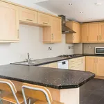 Rent 6 bedroom house in Leeds