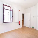 Rent 1 bedroom apartment of 50 m² in porto