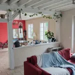 Maison de 120 m² avec 4 chambre(s) en location à Veuzain Sur Loire