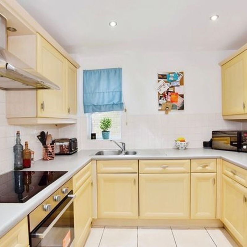 Flat to rent in Upper Grosvenor Road, Tunbridge Wells TN1
