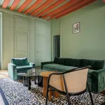 Appartement de 1066 m² avec 3 chambre(s) en location à Paris