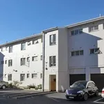 Rent 2 bedroom apartment in Cape Town