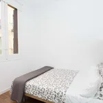 Rent a room of 140 m² in madrid