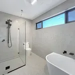 Rent 4 bedroom house in Girraween