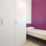 Rent a room of 120 m² in madrid