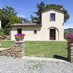 Rent 12 bedroom apartment of 300 m² in Cortona