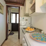 Rent 8 bedroom apartment of 105 m² in Noto