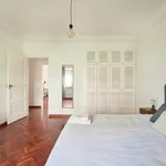 Rent a room of 187 m² in Lisbon