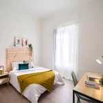 Rent a room of 555 m² in Madrid