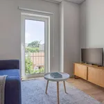 Rent 1 bedroom apartment of 44 m² in lisbon