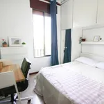 Rent a room of 120 m² in Barcelona