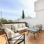 Alquilo 3 dormitorio apartamento de 212 m² en Marbella