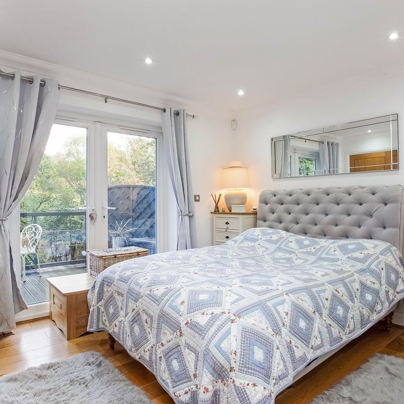 2 bedroom property to let in Whittets Ait, Weybridge, KT13 - £2,795 pcm Hamhaugh Island