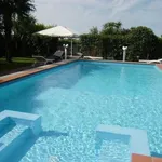 Rent 8 bedroom house of 190 m² in Massa