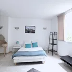  appartement avec 3 chambre(s) en location à Paris