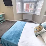 Rent 3 bedroom house in London