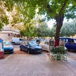 Rent a room of 85 m² in Sevilla