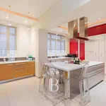 Rent 6 bedroom apartment of 312 m² in Paris