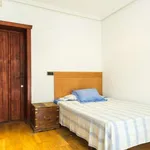 Rent a room of 260 m² in madrid