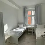 Miete 6 Schlafzimmer wohnung von 190 m² in Berlin