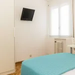 Rent a room of 160 m² in madrid