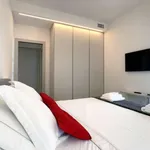 Rent 1 bedroom apartment of 70 m² in milan