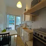 Rent a room of 60 m² in lisbon