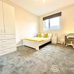 Rent 4 bedroom flat in Edinburgh