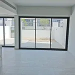 Rent 3 bedroom house of 160 m² in Dubai