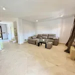 Rent 10 bedroom house of 280 m² in Marbella