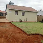 Rent 2 bedroom house of 428 m² in Soweto